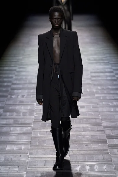 Look 7